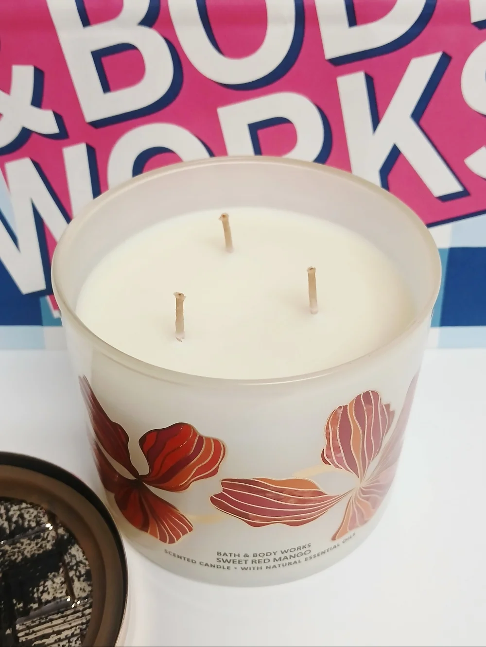 Bath and Body Works Sweet Red Mango 3-Wick Candle - Picture 4 of 5